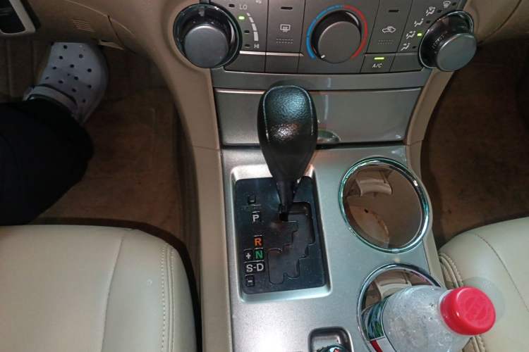 Used Toyota Highlander 2012 2.7L 2WD 5-Seater Elite Edition Gear Lever