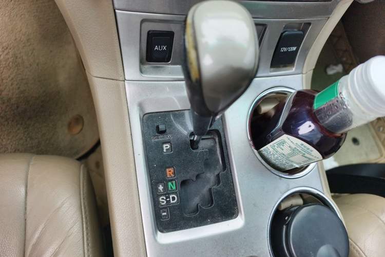 Used Toyota Highlander 2012 2.7L Two-Wheel Drive 7-Seater Elite Edition Gear Lever