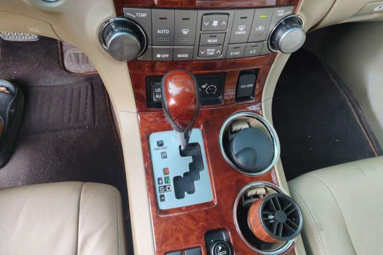 Used Toyota Highlander 2012 3.5L 4x4 7-Seater Ultimate Edition Gear Lever