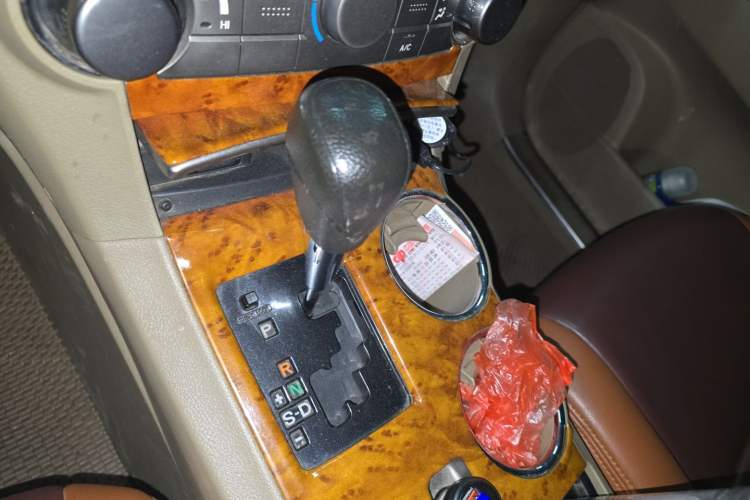 Used Toyota Highlander 2012 2.7L 2WD 5-Seater Elite Edition Gear Lever
