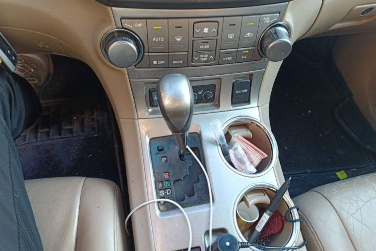 Used Toyota Highlander 2012 3.5L 4x4 7-Seater Luxury Edition Gear Lever