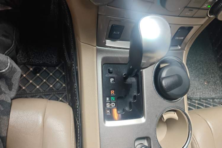Used Toyota Highlander 2012 2.7L Two-Wheel Drive 5-Seater Sport Edition Gear Lever