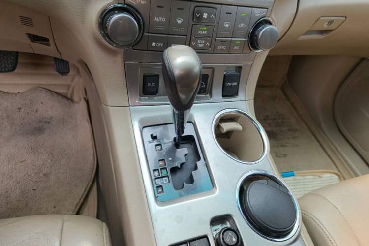 Used Toyota Highlander 2012 2.7L Two-Wheel Drive 7-Seater Luxury Edition Gear Lever