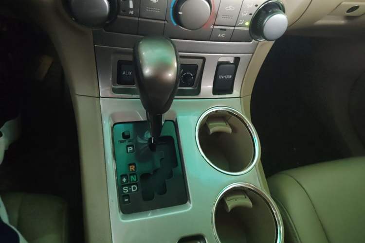 Used Toyota Highlander 2012 2.7L Two-Wheel Drive 5-Seater Sport Edition Gear Lever