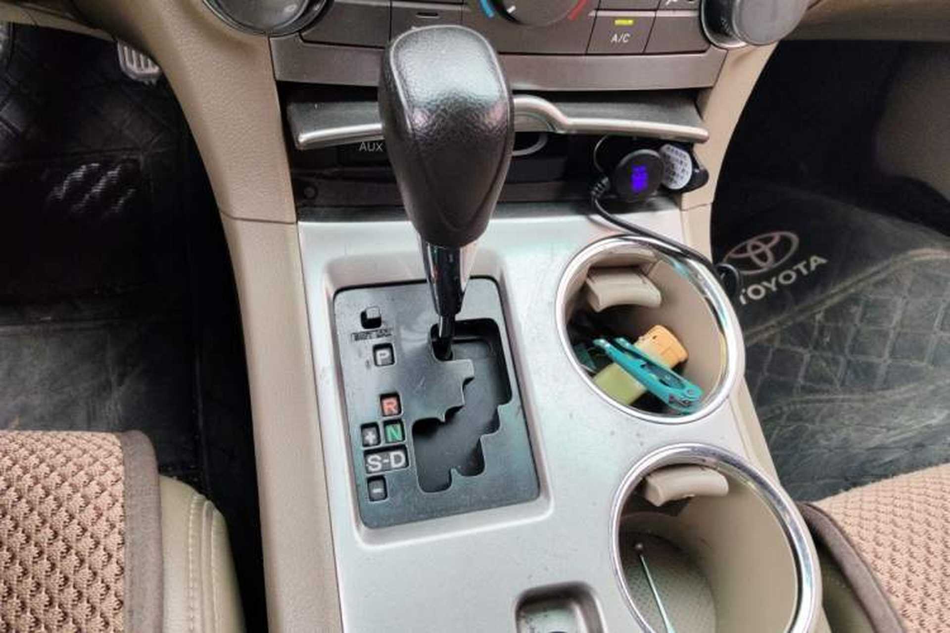Used Toyota Highlander 2012 2.7L Two-Wheel Drive 7-Seater Elite Edition Gear Lever