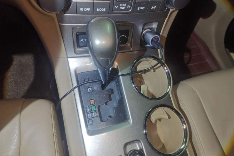 Used Toyota Highlander 2012 2.7L Two-Wheel Drive 7-Seater Luxury Edition Gear Lever