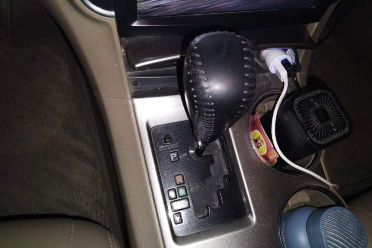 Used Toyota Highlander 2012 2.7L 2WD 5-Seater Elite Edition Gear Lever