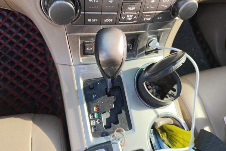 Used Toyota Highlander 2012 3.5L 4x4 7-Seater Luxury Edition Gear Lever