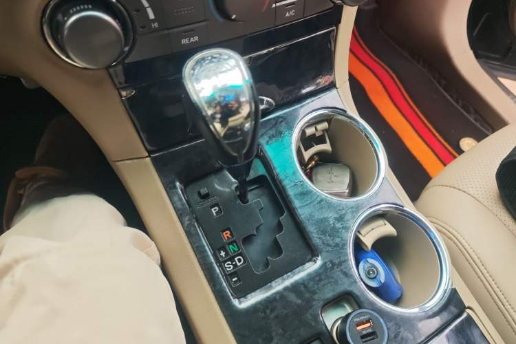 Used Toyota Highlander 2012 2.7L Two-Wheel Drive 7-Seater Elite Edition Gear Lever