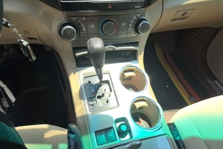 Used Toyota Highlander 2012 2.7L 2WD 5-Seater Elite Edition Gear Lever