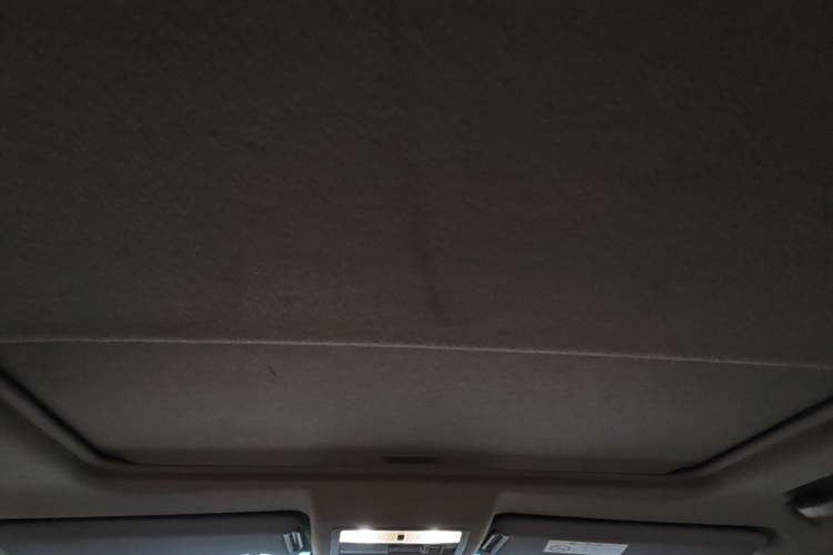 Used Toyota Highlander 2012 2.7L Two-Wheel Drive 7-Seater Luxury Edition Headliner