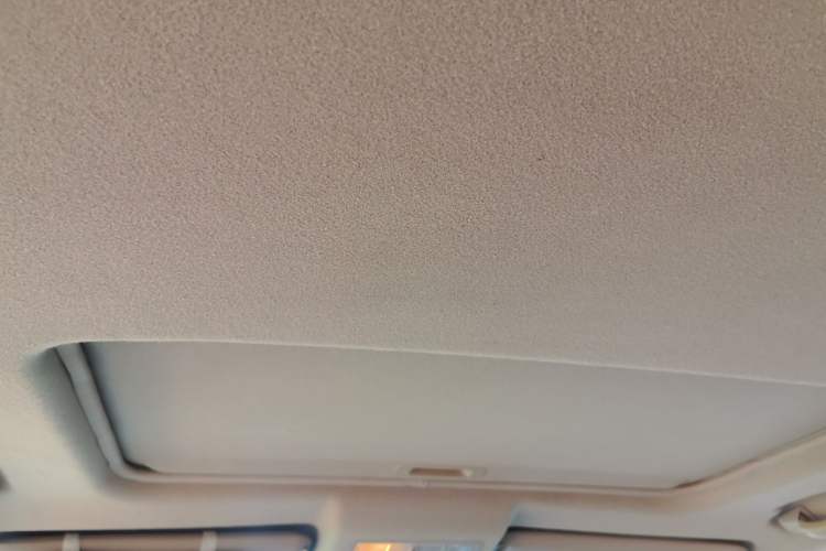 Used Toyota Highlander 2012 2.7L Two-Wheel Drive 7-Seater Luxury Edition Headliner
