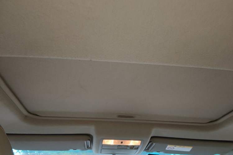 Used Toyota Highlander 2012 2.7L Two-Wheel Drive 7-Seater Luxury Edition Headliner