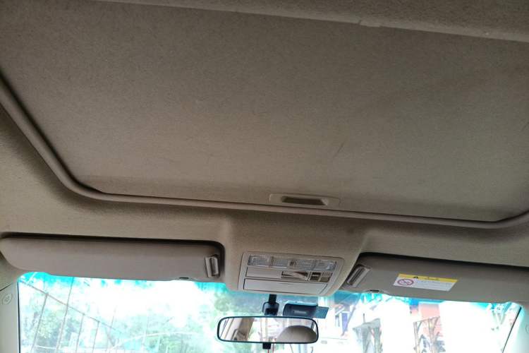 Used Toyota Highlander 2012 2.7L Two-Wheel Drive 7-Seater Luxury Edition Headliner