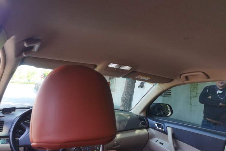 Used Toyota Highlander 2012 2.7L Two-Wheel Drive 7-Seater Elite Edition Headliner