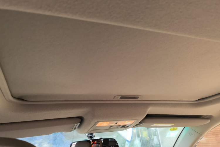 Used Toyota Highlander 2012 2.7L Two-Wheel Drive 7-Seater Luxury Edition Headliner