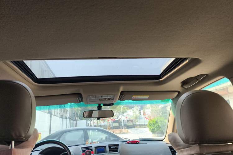 Used Toyota Highlander 2012 2.7L Two-Wheel Drive 7-Seater Luxury Edition Headliner