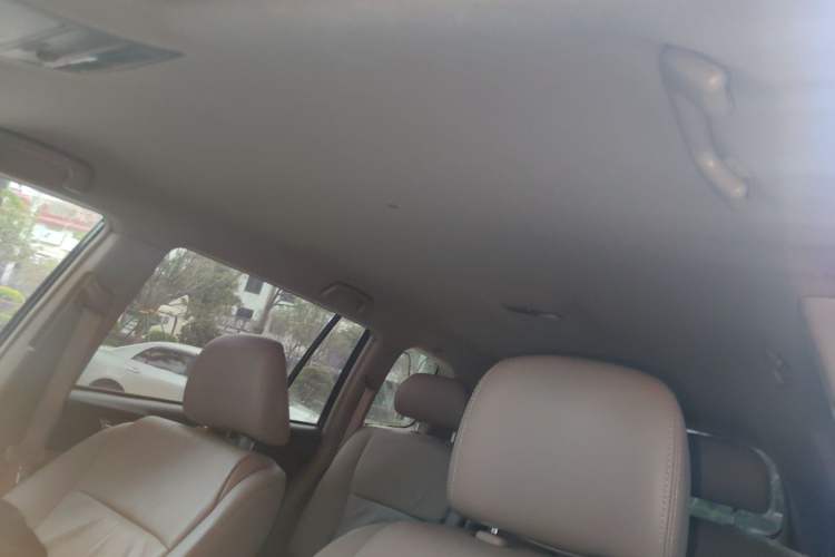 Used Toyota Highlander 2012 2.7L Two-Wheel Drive 5-Seater Sport Edition Headliner