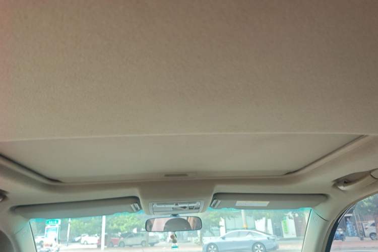 Used Toyota Highlander 2012 2.7L Two-Wheel Drive 7-Seater Luxury Edition Headliner