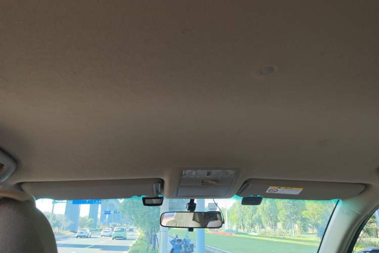 Used Toyota Highlander 2012 2.7L Two-Wheel Drive 7-Seater Elite Edition Headliner