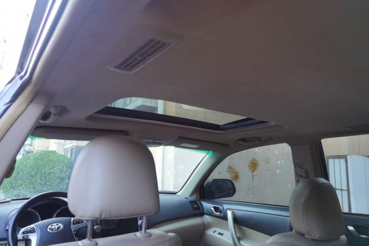 Used Toyota Highlander 2012 2.7L Two-Wheel Drive 7-Seater Luxury Edition Headliner
