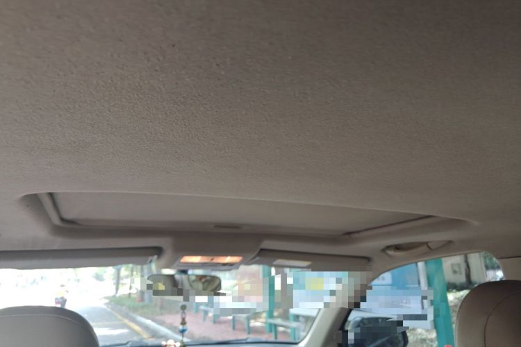 Used Toyota Highlander 2012 2.7L Two-Wheel Drive 7-Seater Luxury Edition Headliner