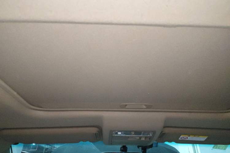 Used Toyota Highlander 2012 2.7L Two-Wheel Drive 7-Seater Luxury Edition Headliner
