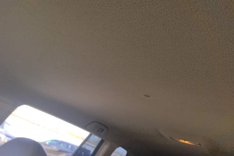 Used Toyota Highlander 2012 2.7L Two-Wheel Drive 5-Seater Sport Edition Headliner