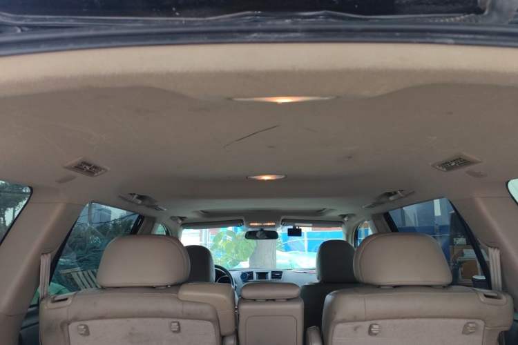 Used Toyota Highlander 2012 2.7L Two-Wheel Drive 7-Seater Luxury Navigation Edition Headliner