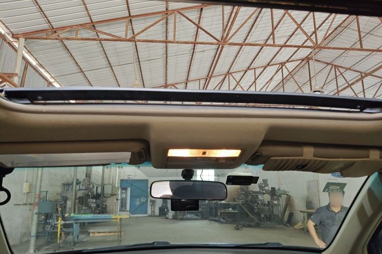 Used Toyota Highlander 2012 2.7L Two-Wheel Drive 7-Seater Luxury Edition Headliner
