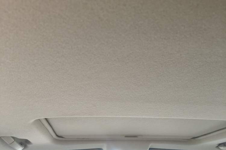 Used Toyota Highlander 2012 2.7L Two-Wheel Drive 7-Seater Luxury Edition Headliner