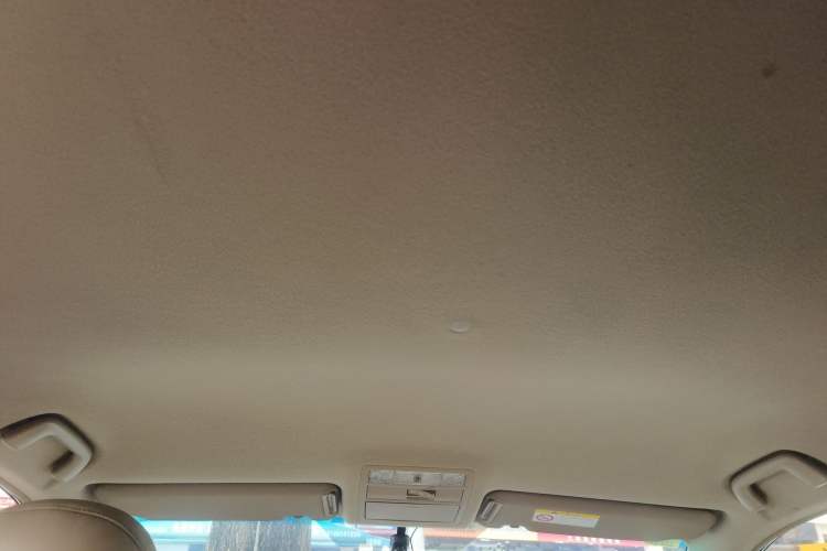 Used Toyota Highlander 2012 2.7L Two-Wheel Drive 7-Seater Elite Edition Headliner