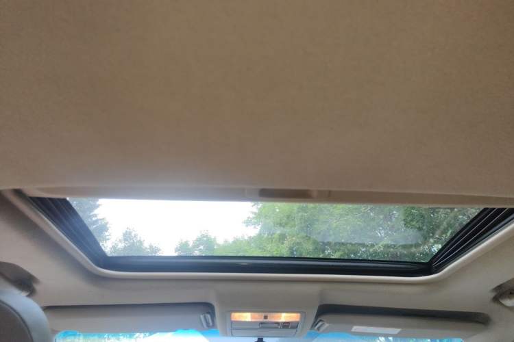 Used Toyota Highlander 2012 2.7L Two-Wheel Drive 7-Seater Luxury Edition Headliner