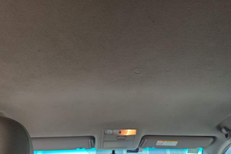 Used Toyota Highlander 2012 2.7L Two-Wheel Drive 7-Seater Elite Edition Headliner