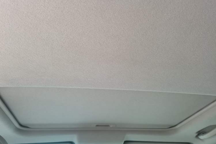 Used Toyota Highlander 2012 2.7L Two-Wheel Drive 7-Seater Luxury Edition Headliner