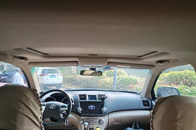 Used Toyota Highlander 2012 2.7L Two-Wheel Drive 7-Seater Luxury Edition Headliner