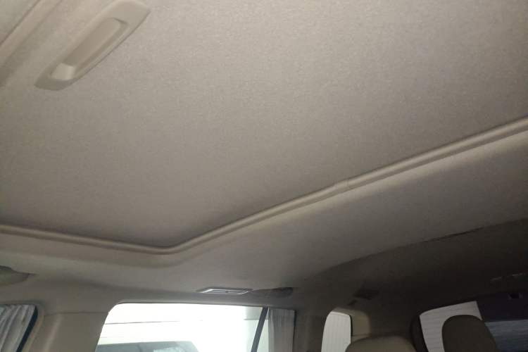 Used Toyota Highlander 2012 2.7L Two-Wheel Drive 7-Seater Luxury Edition Headliner