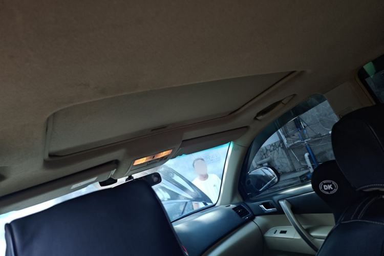 Used Toyota Highlander 2012 2.7L Two-Wheel Drive 7-Seater Luxury Edition Headliner