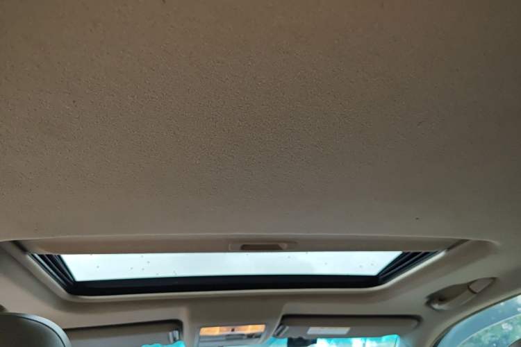 Used Toyota Highlander 2012 2.7L Two-Wheel Drive 7-Seater Luxury Edition Headliner