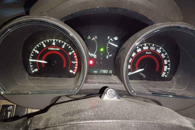 Used Toyota Highlander 2012 2.7L Two-Wheel Drive 7-Seater Elite Edition Instrument Cluster