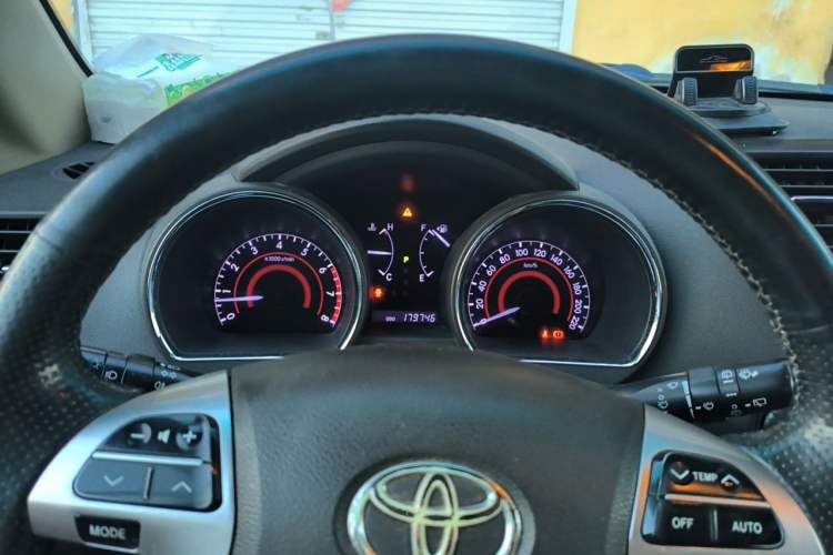 Used Toyota Highlander 2012 2.7L Two-Wheel Drive 7-Seater Luxury Edition Instrument Cluster