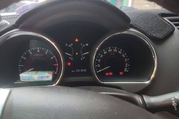 Used Toyota Highlander 2012 2.7L Two-Wheel Drive 5-Seater Sport Edition Instrument Cluster