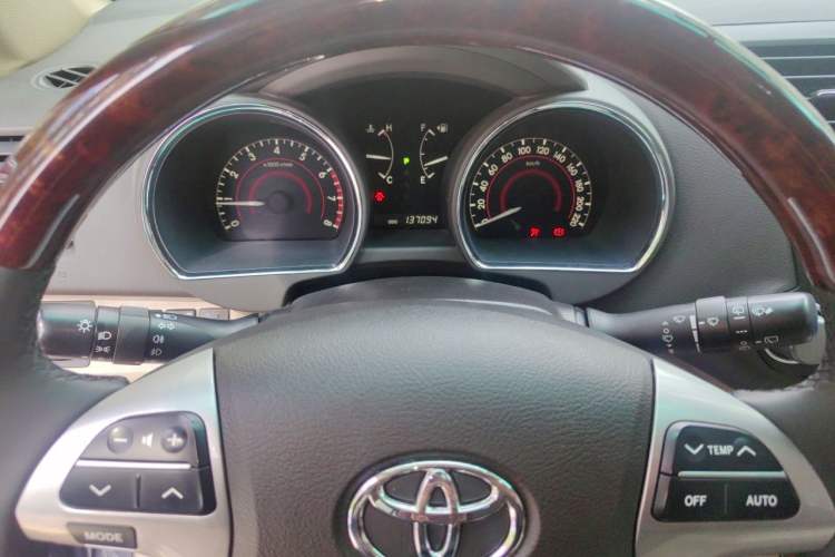 Used Toyota Highlander 2012 2.7L Two-Wheel Drive 7-Seater Luxury Edition Instrument Cluster