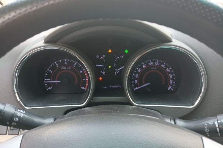 Used Toyota Highlander 2012 2.7L Two-Wheel Drive 7-Seater Luxury Edition Instrument Cluster