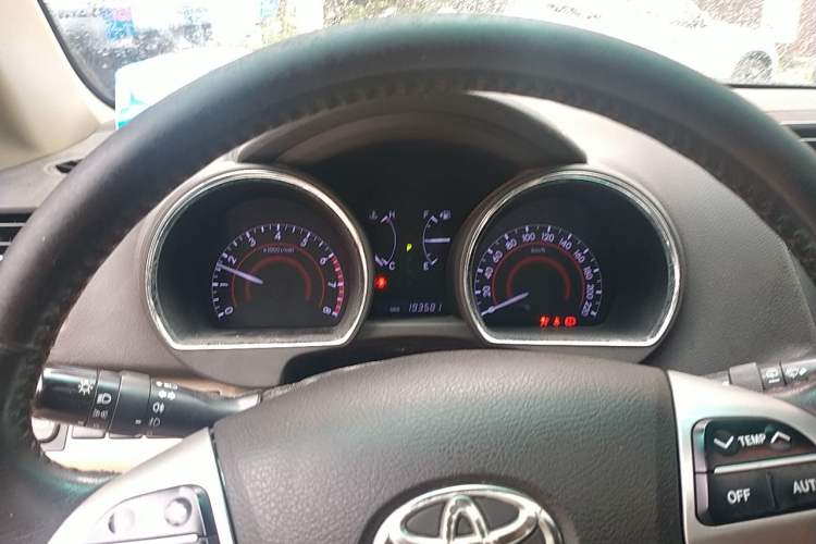 Used Toyota Highlander 2012 2.7L Two-Wheel Drive 7-Seater Luxury Edition Instrument Cluster