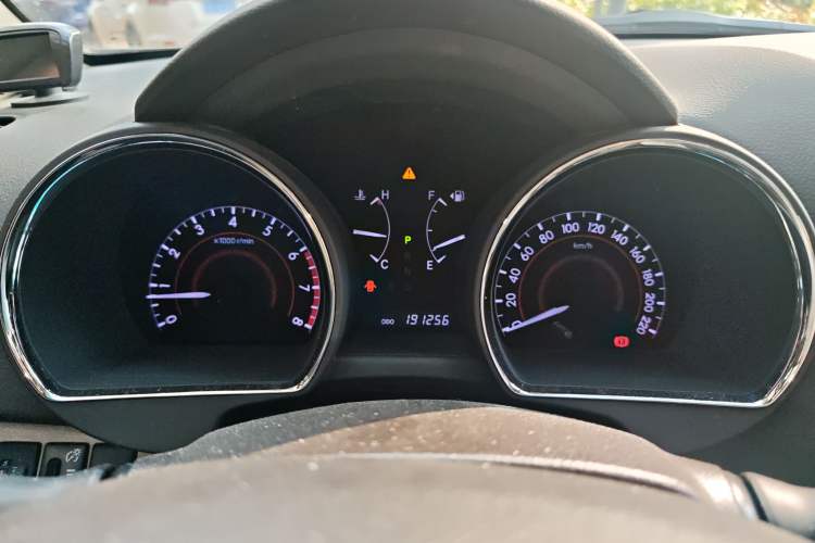 Used Toyota Highlander 2012 2.7L Two-Wheel Drive 7-Seater Luxury Edition Instrument Cluster