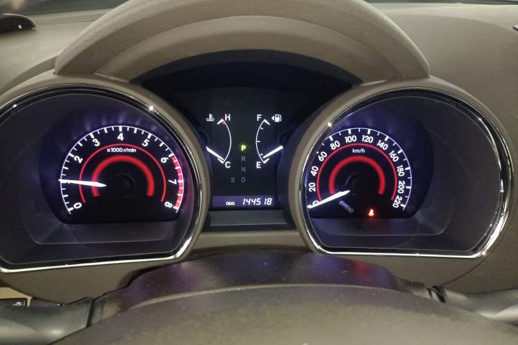 Used Toyota Highlander 2012 2.7L Two-Wheel Drive 7-Seater Luxury Edition Instrument Cluster