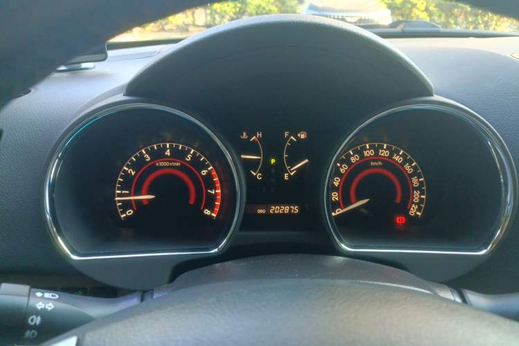 Used Toyota Highlander 2012 2.7L Two-Wheel Drive 7-Seater Luxury Edition Instrument Cluster