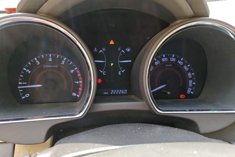Used Toyota Highlander 2012 2.7L Two-Wheel Drive 7-Seater Luxury Edition Instrument Cluster