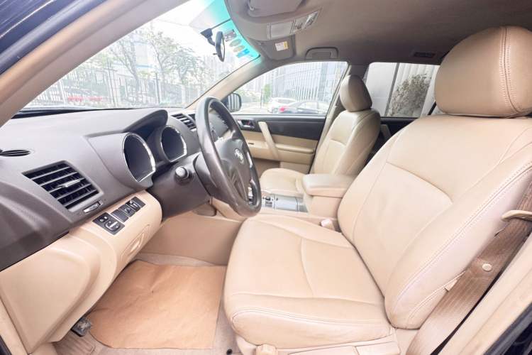 Used Toyota Highlander 2012 2.7L Two-Wheel Drive 7-Seater Elite Edition Interior 1